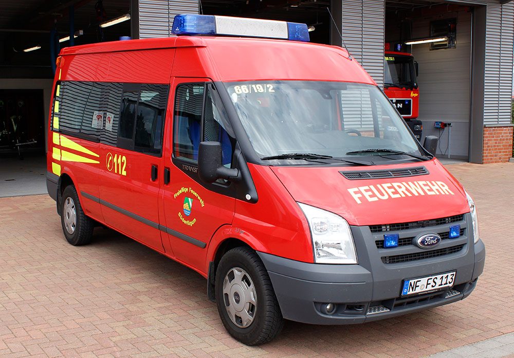 MTF der FF Süderlügum vor dem Gerätehaus